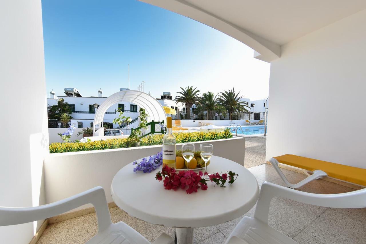 Apartamentos Isabel Puerto del Carmen  Exteriör bild
